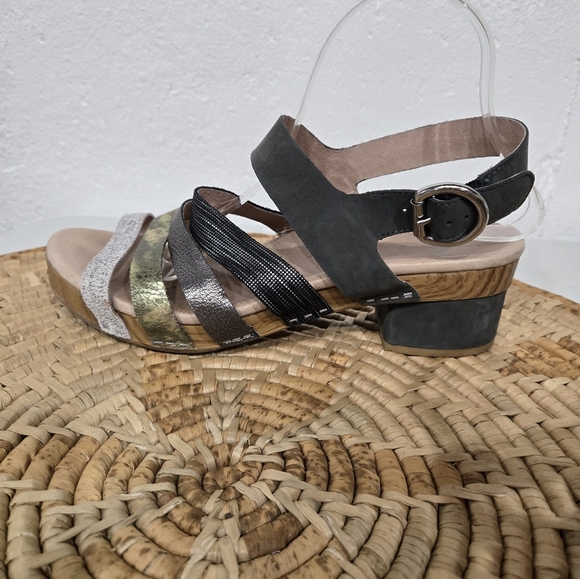 Dansko Metallic Black Silver Bronze Strappy Sandals 11-11.5 - Picture 4 of 8